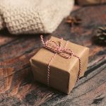 Какие подарки дарить родственникам